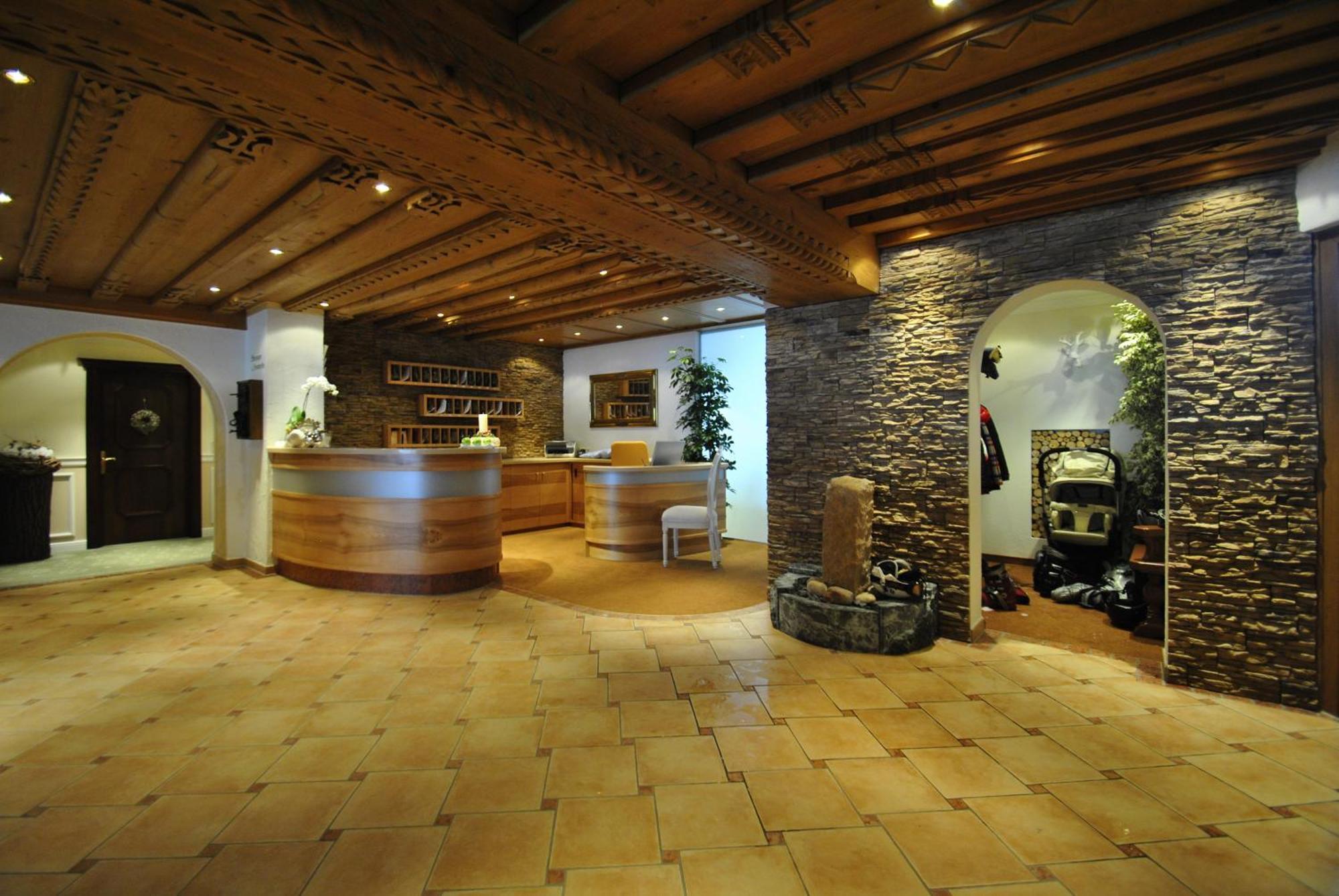 Hotel Albona Nova Zürs Екстериор снимка