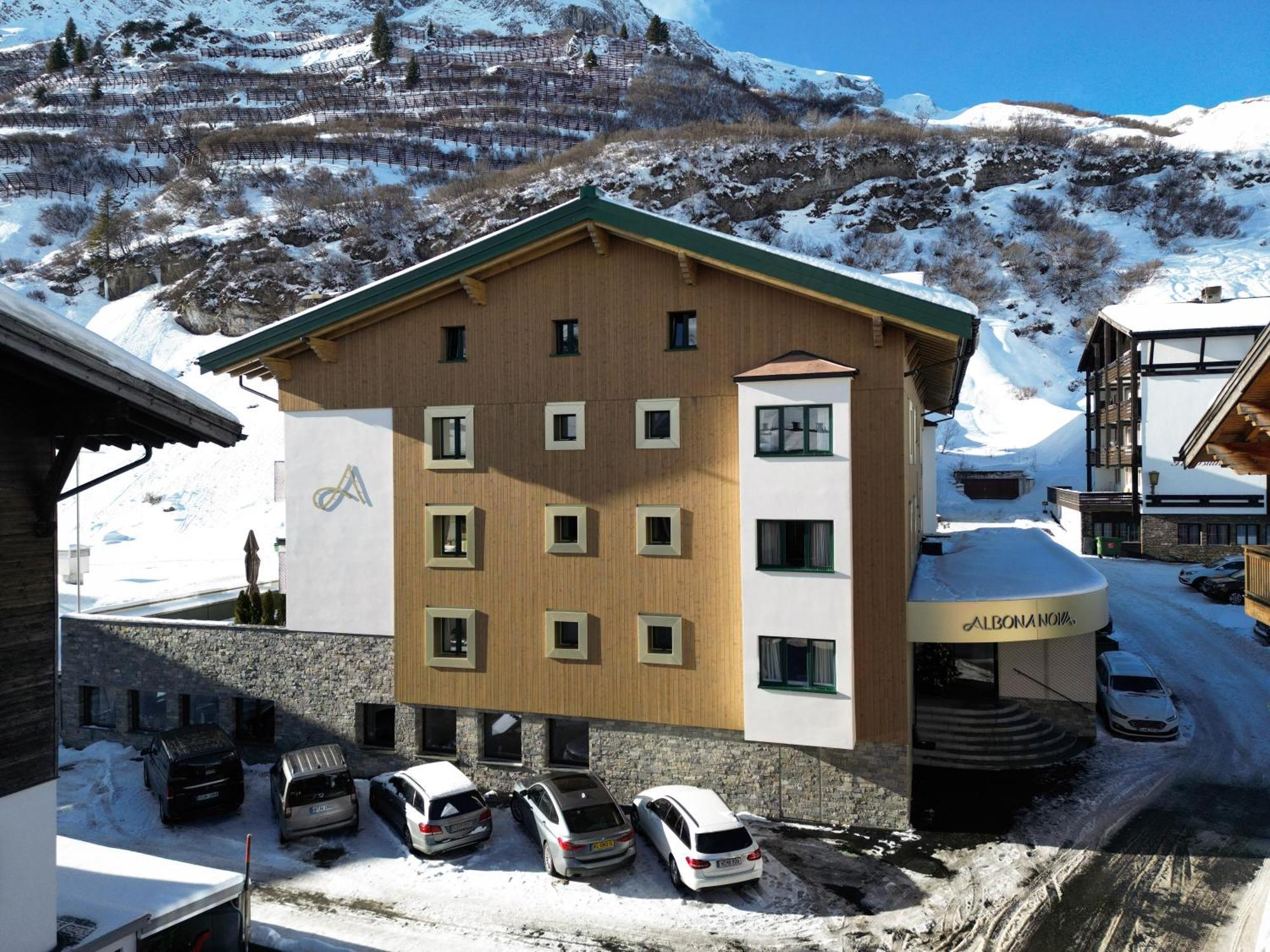 Hotel Albona Nova Zürs Екстериор снимка