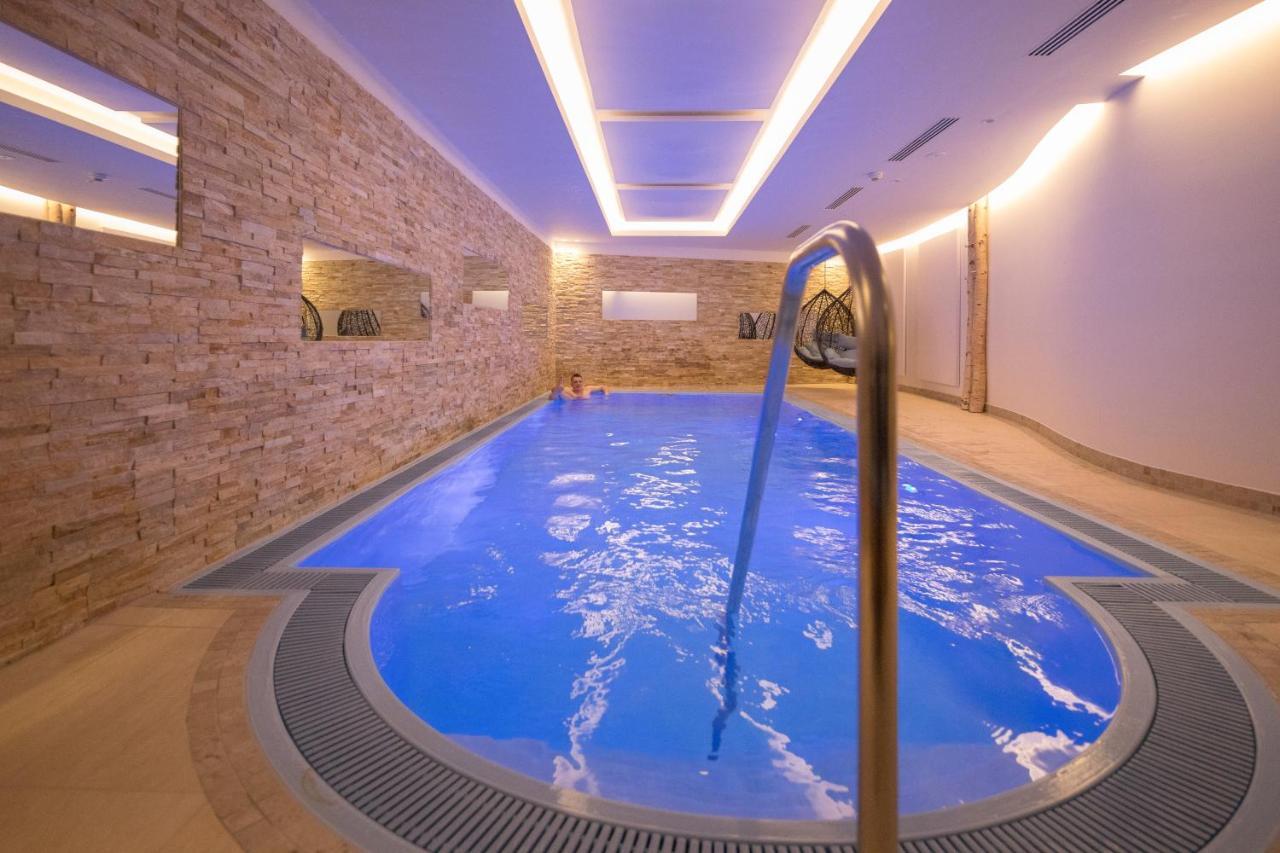 Hotel Albona Nova Zürs Екстериор снимка