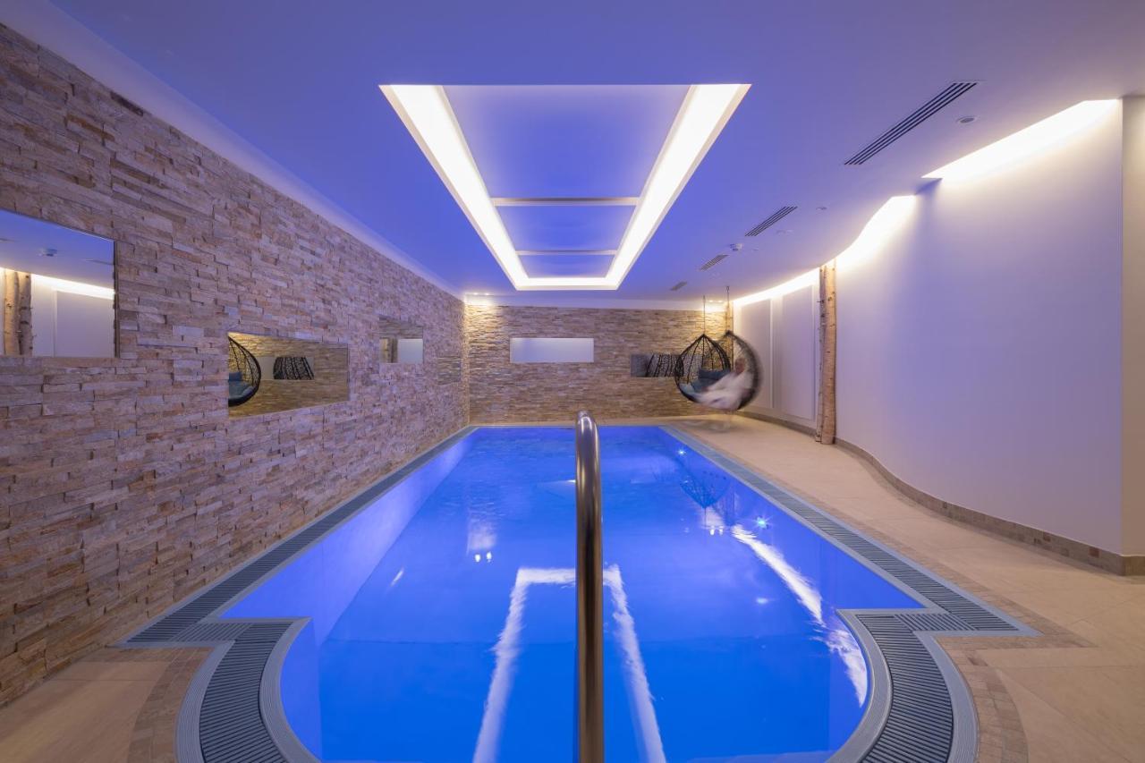 Hotel Albona Nova Zürs Екстериор снимка